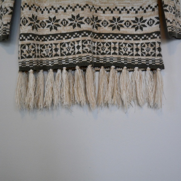 Women's Flying Tomato Fringe Hoodie Sweater - Picture 6 of 7